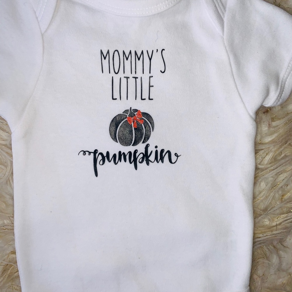🔥2 for $20🔥Baby Girl NWOT MOMMY’S LITTLE PUMPKIN